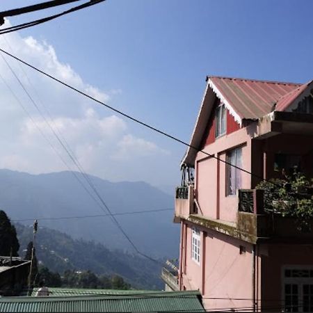 Hotel Kasturi Palace & Restaurant Darjeeling Дарджилинг Екстериор снимка