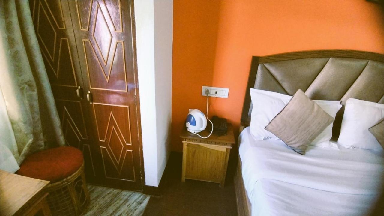 Hotel Kasturi Palace & Restaurant Darjeeling Дарджилинг Екстериор снимка