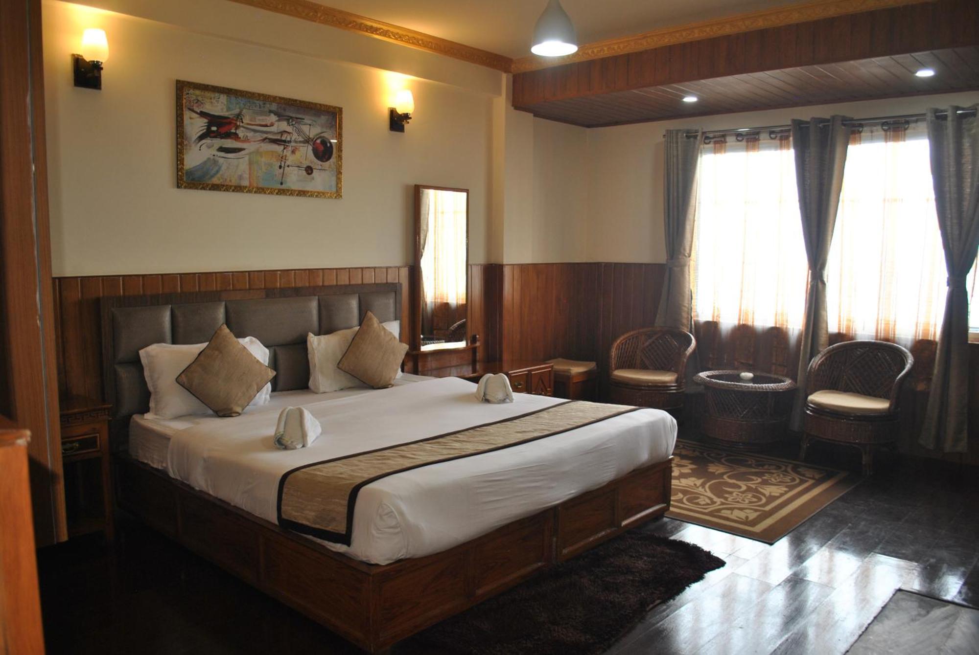 Hotel Kasturi Palace & Restaurant Darjeeling Дарджилинг Екстериор снимка