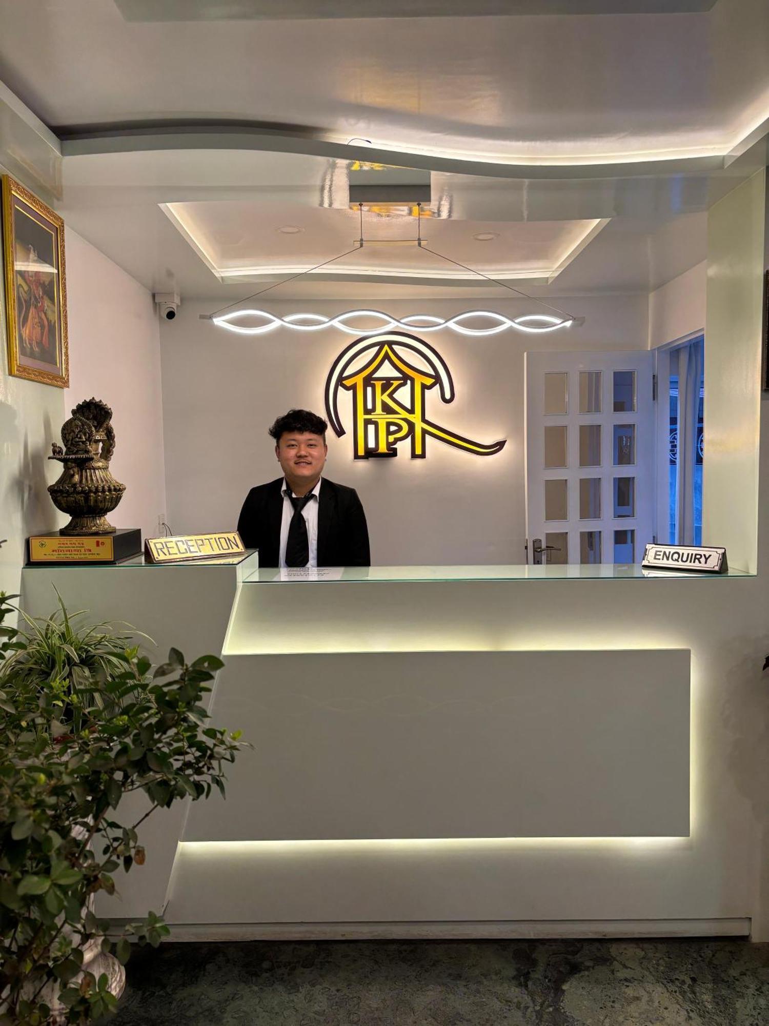 Hotel Kasturi Palace & Restaurant Darjeeling Дарджилинг Екстериор снимка