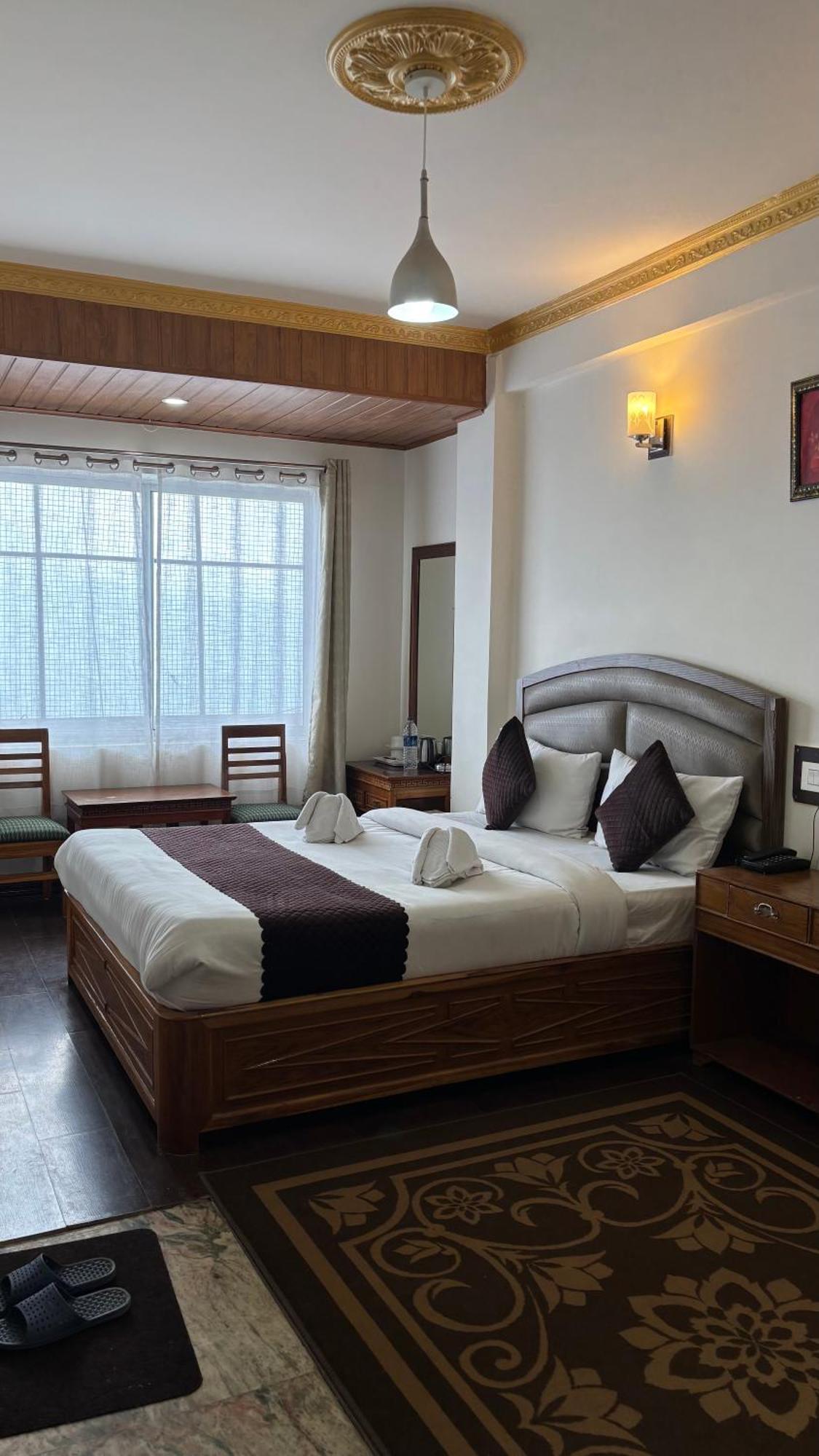 Hotel Kasturi Palace & Restaurant Darjeeling Дарджилинг Екстериор снимка