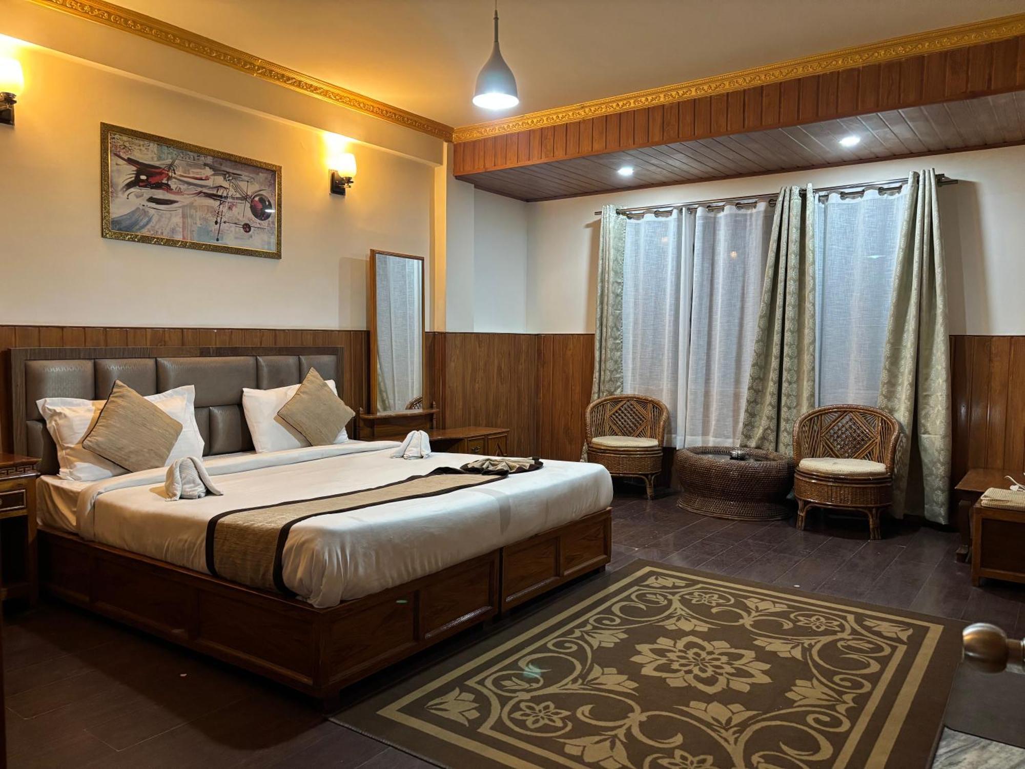 Hotel Kasturi Palace & Restaurant Darjeeling Дарджилинг Екстериор снимка