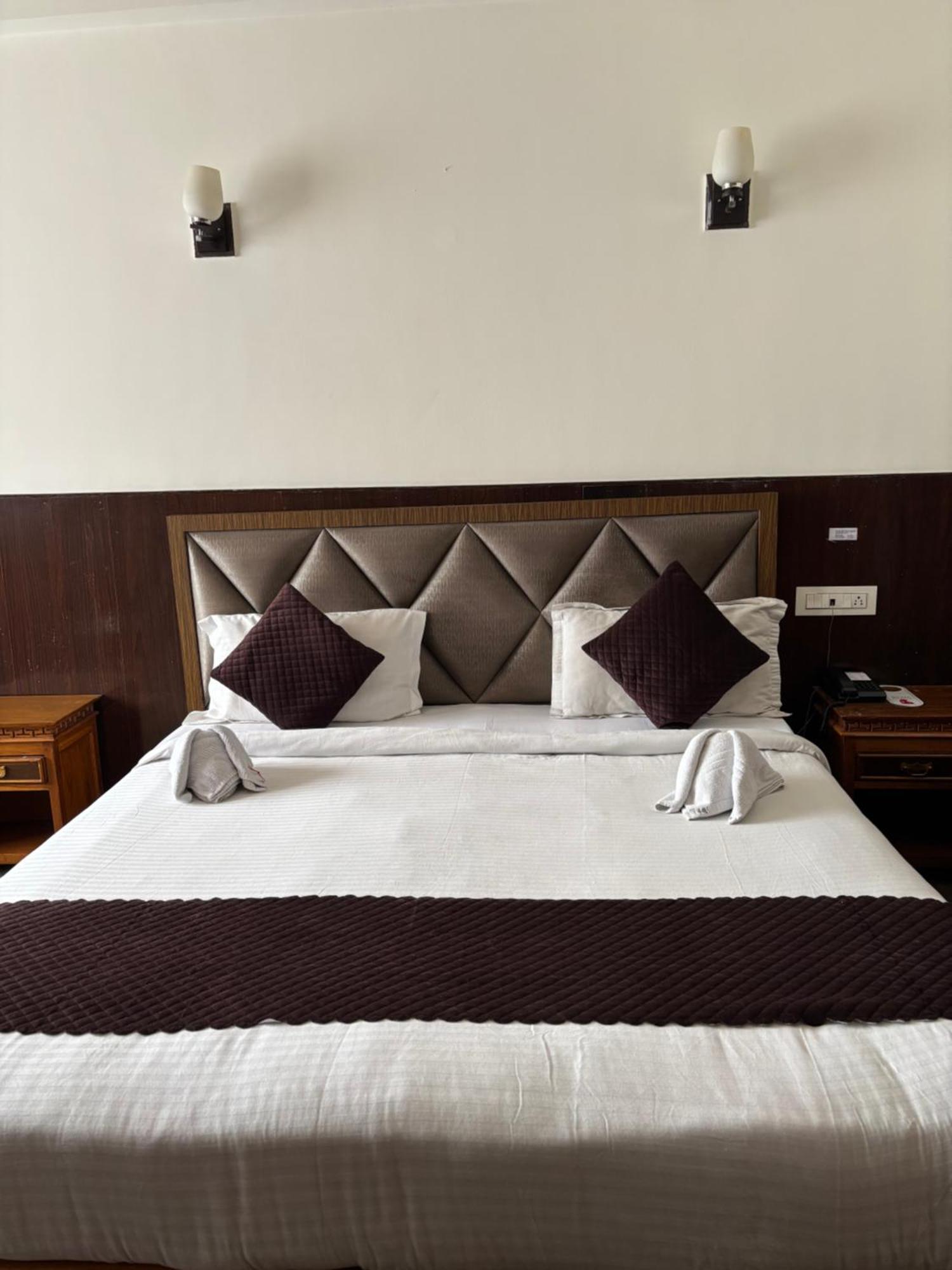 Hotel Kasturi Palace & Restaurant Darjeeling Дарджилинг Екстериор снимка