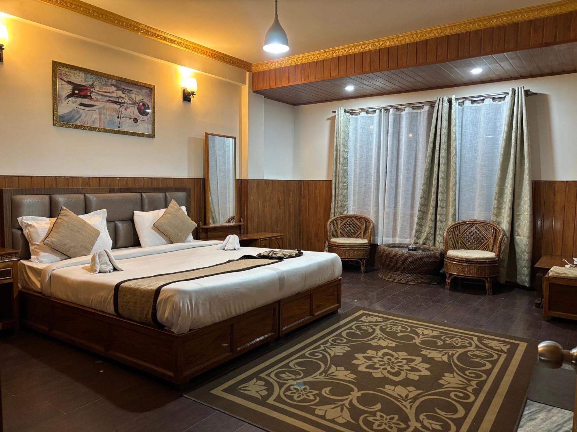 Hotel Kasturi Palace & Restaurant Darjeeling Дарджилинг Екстериор снимка