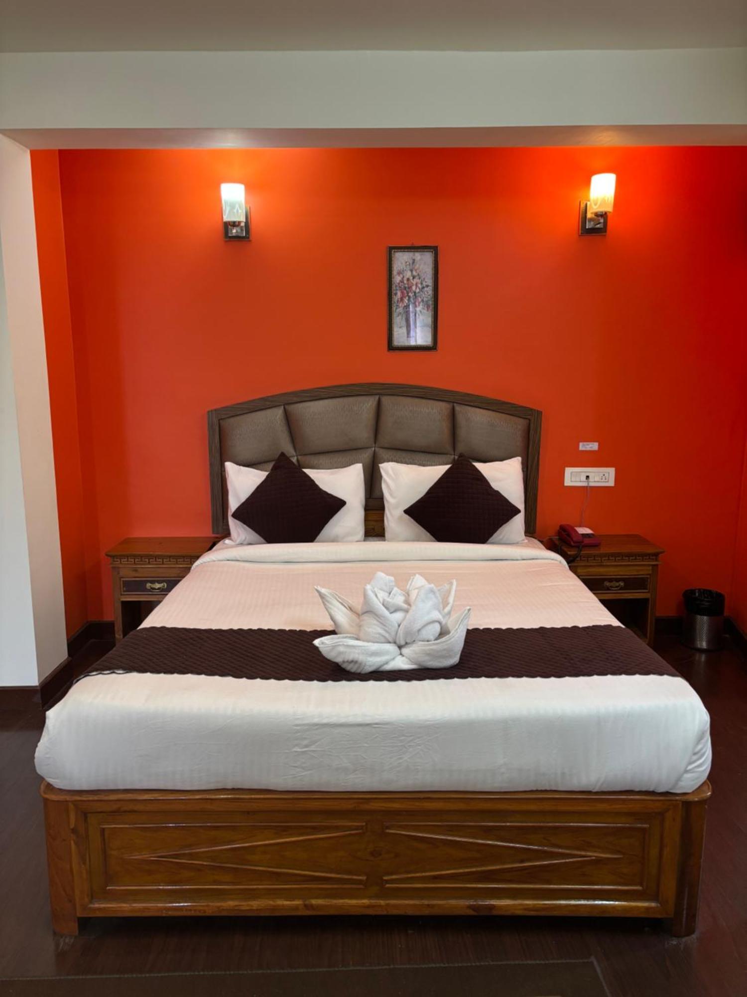 Hotel Kasturi Palace & Restaurant Darjeeling Дарджилинг Екстериор снимка